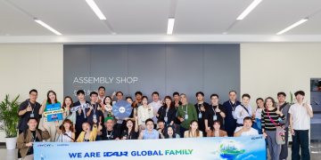 العالم يوجّه أنظاره نحو ابتكار الصين في مجال المركبات الكهربائية الجديدة